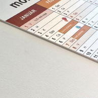 Ongro tábla nyomtatás - céges éves naptár közelről