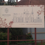 1108-tábla-gyártás-fémből-BOTANIQ-Turai-Kastély