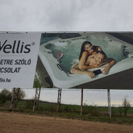 1128-Giga-méretű-reklámtábla-építés-wellis