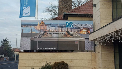 Artesian Spas - külső és belső dekoráció