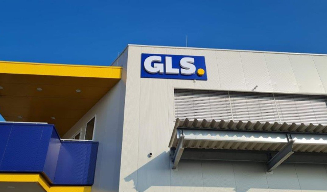 Reklámkivitelezés – Megújult a GLS arculata