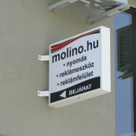 Kétoldalas konzolos Világítódoboz szemből