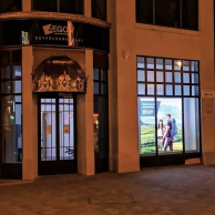 Utcafronti világító light up fal