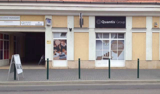 Quantis üzletportál dekoráció