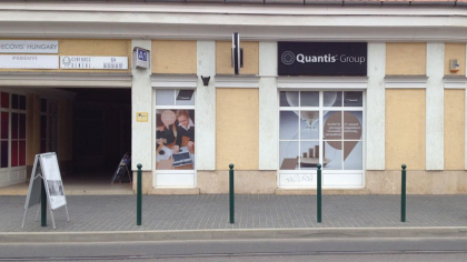 Quantis üzletportál dekoráció