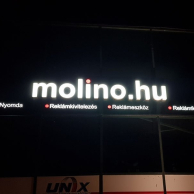 világító betűdoboz táblára szerelve 3