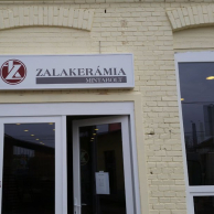 Feszített ponyvás világítódoboz kültéren